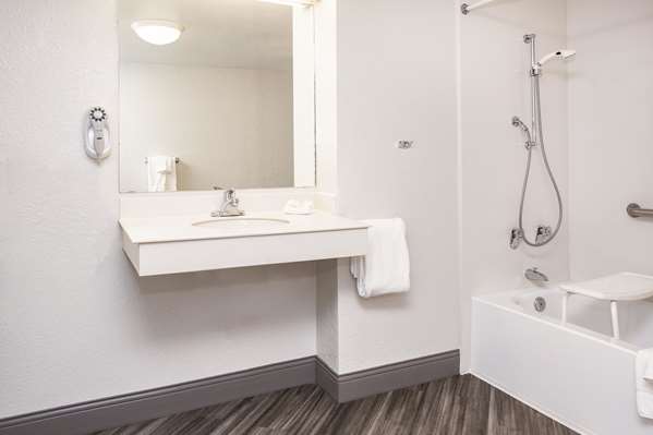  - La Quinta Inn Mall Westminster