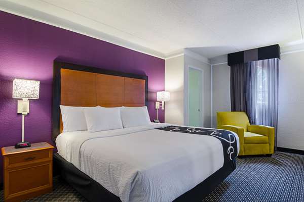 Suite - La Quinta Inn Mall Westminster