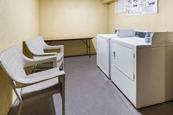 Amenities - La Quinta Inn Scripps Poway San Diego - I-15, Exit 18