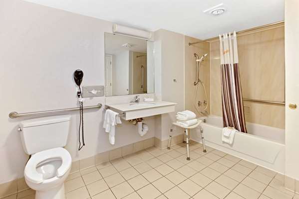  - La Quinta Inn Santa Fe