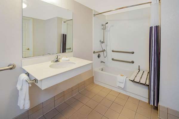  - La Quinta Inn & Suites Spectrum Irvine - I-5, Exit 96