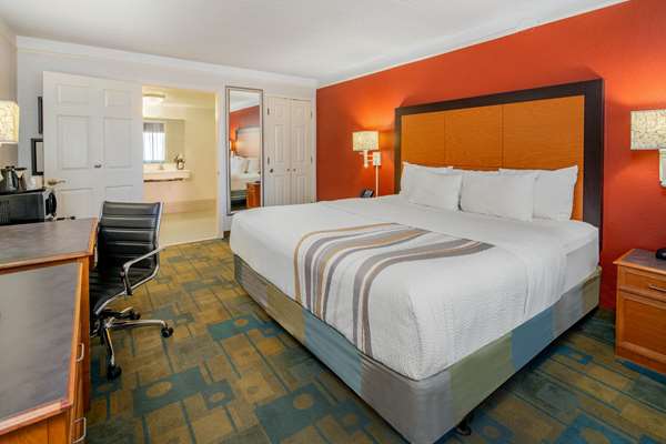  - La Quinta Inn & Suites Spectrum Irvine - I-5, Exit 96