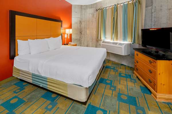  - La Quinta Inn & Suites Spectrum Irvine - I-5, Exit 96