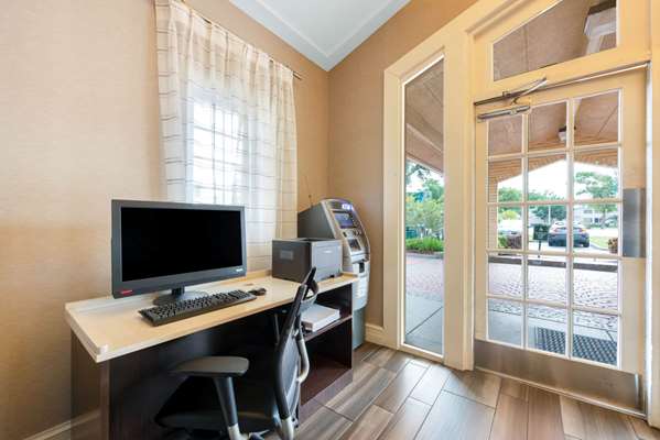 Conference Area - La Quinta Inn Airport North Miami