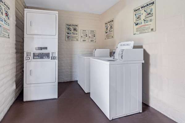 Amenities - La Quinta Inn Airport North Miami