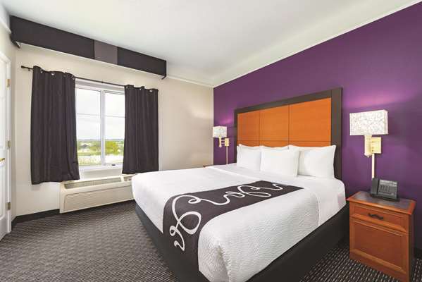 Suite - La Quinta Inn & Suites Westport Maryland Heights