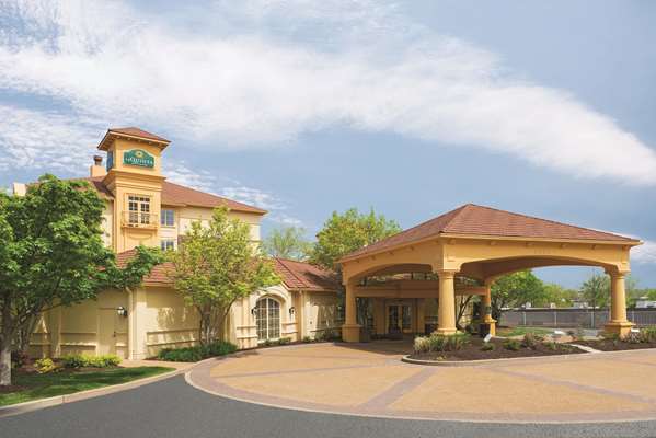 Exterior view - La Quinta Inn & Suites Westport Maryland Heights