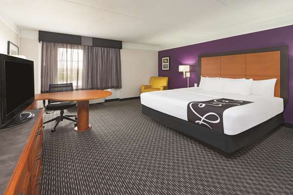  - La Quinta Inn & Suites Westport Maryland Heights