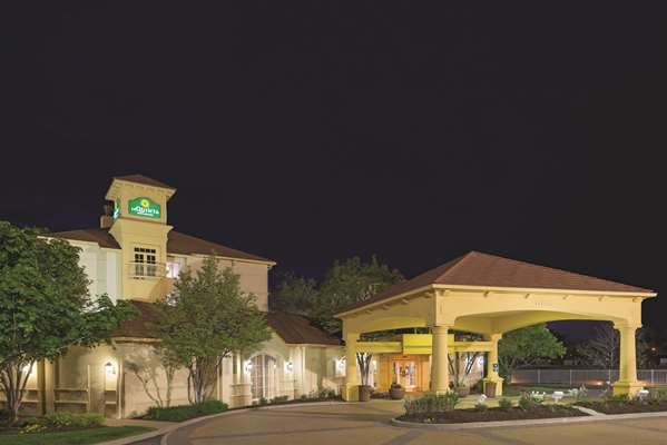 Exterior view - La Quinta Inn & Suites Westport Maryland Heights