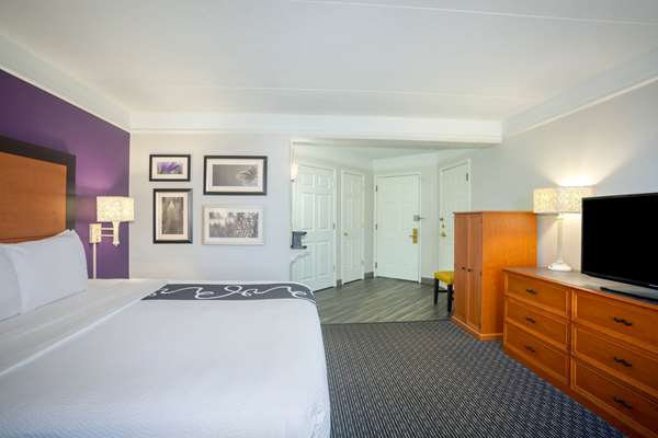  - La Quinta Inn & Suites Westport Maryland Heights