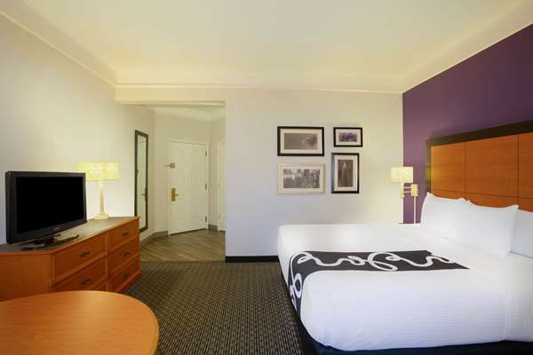  - La Quinta Inn & Suites Westport Maryland Heights