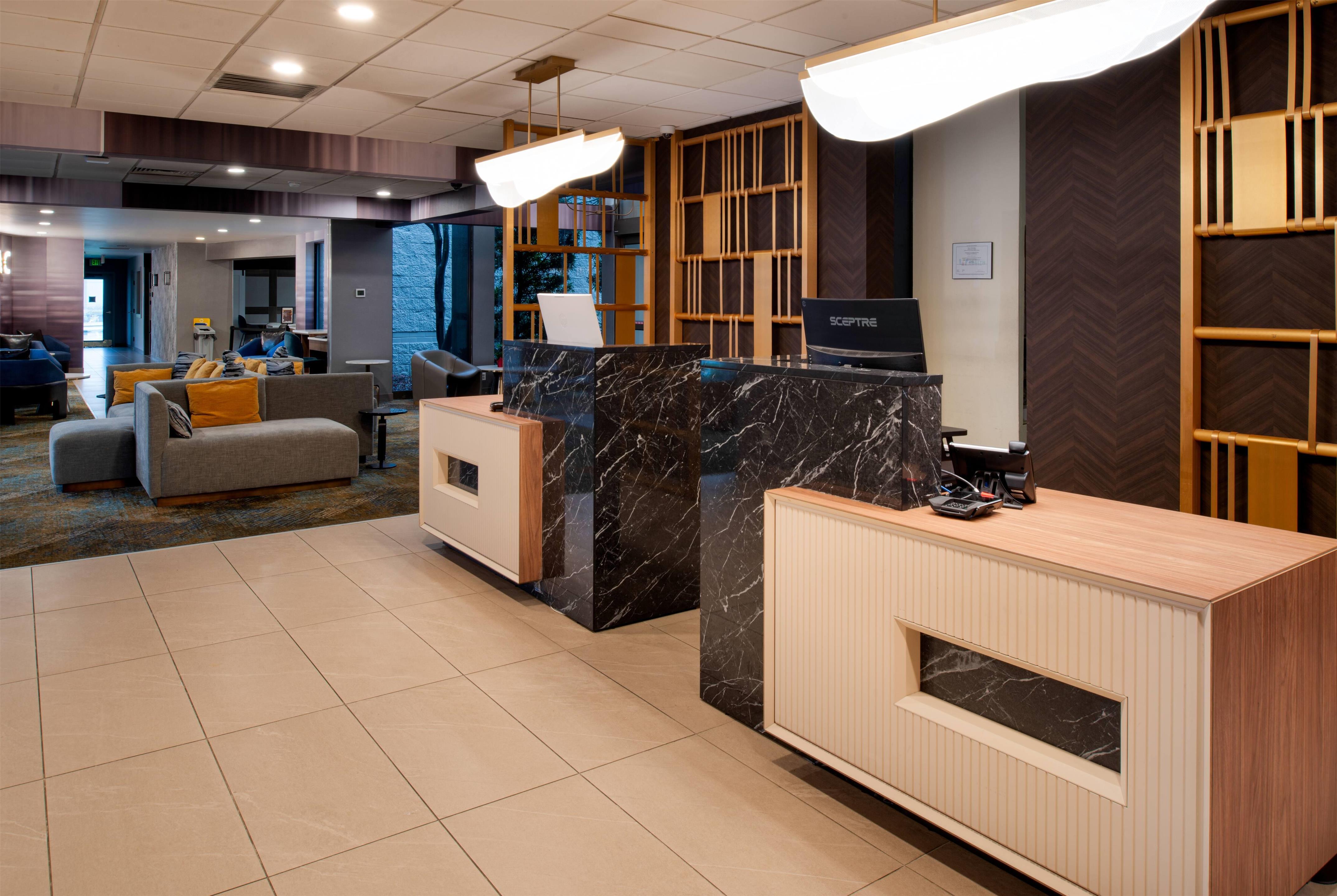 Lobby | La Quinta by Wyndham Seattle Sea-Tac Airport