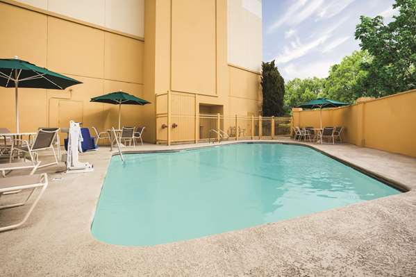 Pool - La Quinta Inn Kirkland