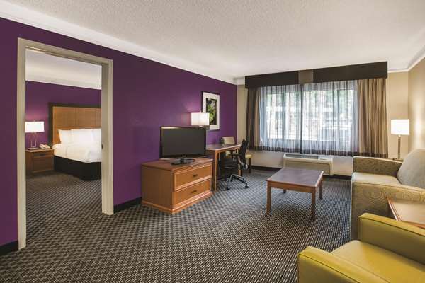 Suite - La Quinta Inn Kirkland