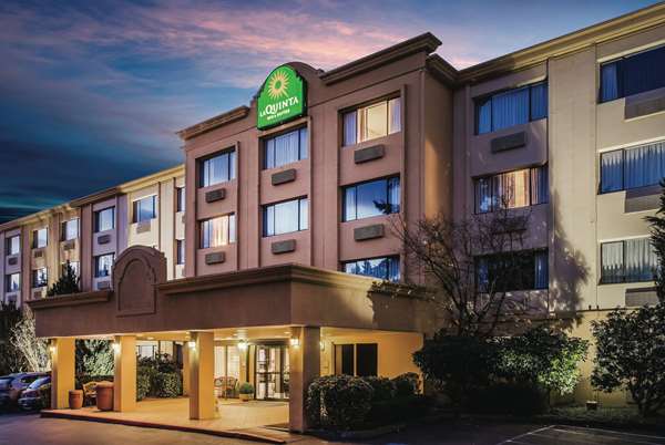 Exterior view - La Quinta Inn Kirkland