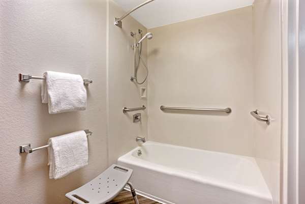  - La Quinta Inn & Suites Tacoma - I-5, Exit 135