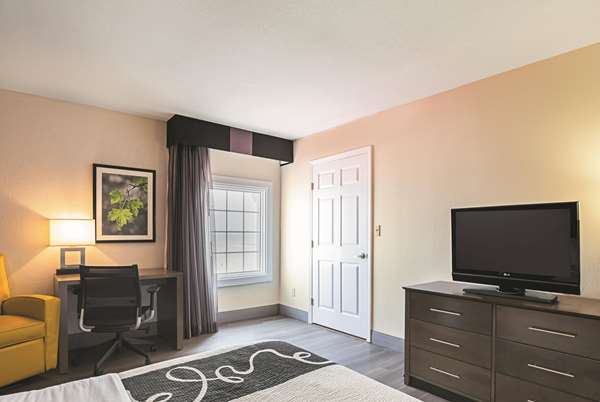 Suite - Wingate by Wyndham Hotel East Beach Galveston