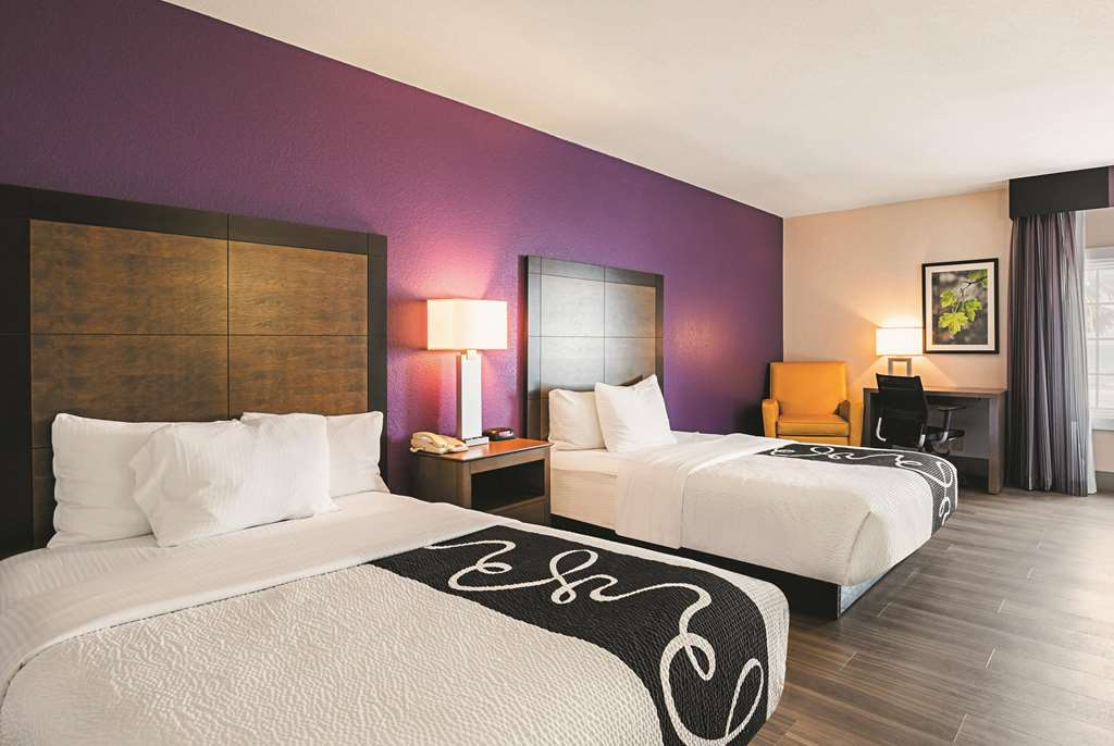 WINGATE BY WYNDHAM GALVESTON BEACH-guestroom-Guest Room,Suite,On-Site.jpg