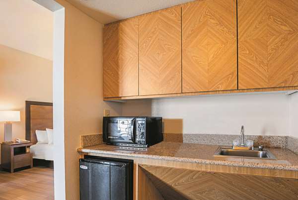 Suite - Wingate by Wyndham Hotel East Beach Galveston