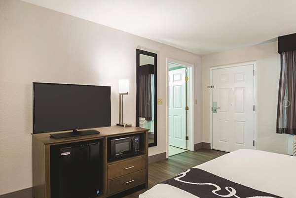  - Wingate by Wyndham Hotel East Beach Galveston