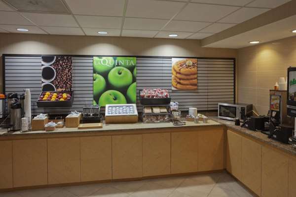  - La Quinta Inn Sugarland Stafford - I-69, Exit 112 & 113
