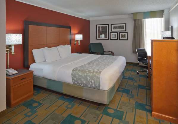  - La Quinta Inn Sugarland Stafford - I-69, Exit 112 & 113