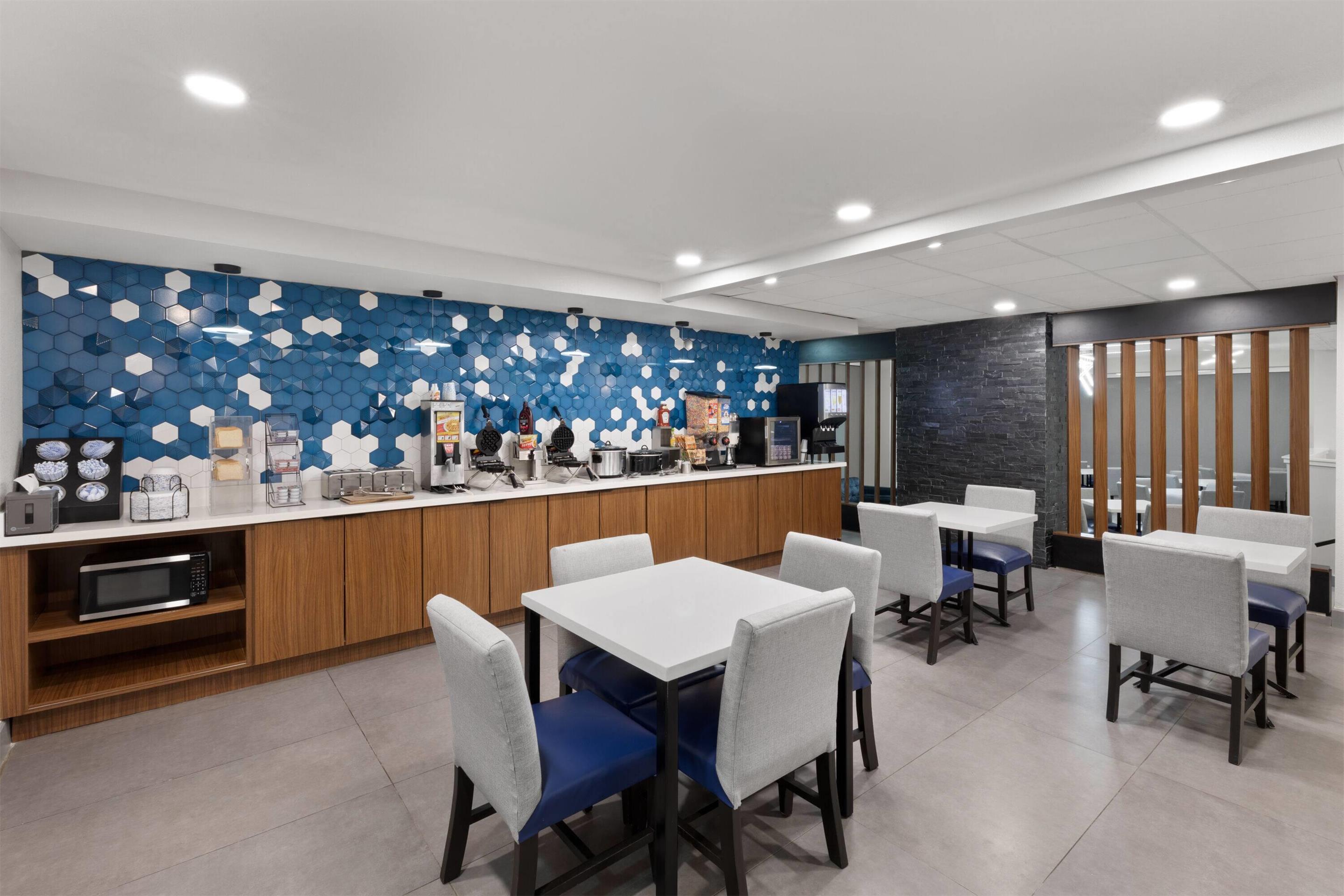 Property amenity | La Quinta Inn & Suites by Wyndham Houston Stafford Sugarland