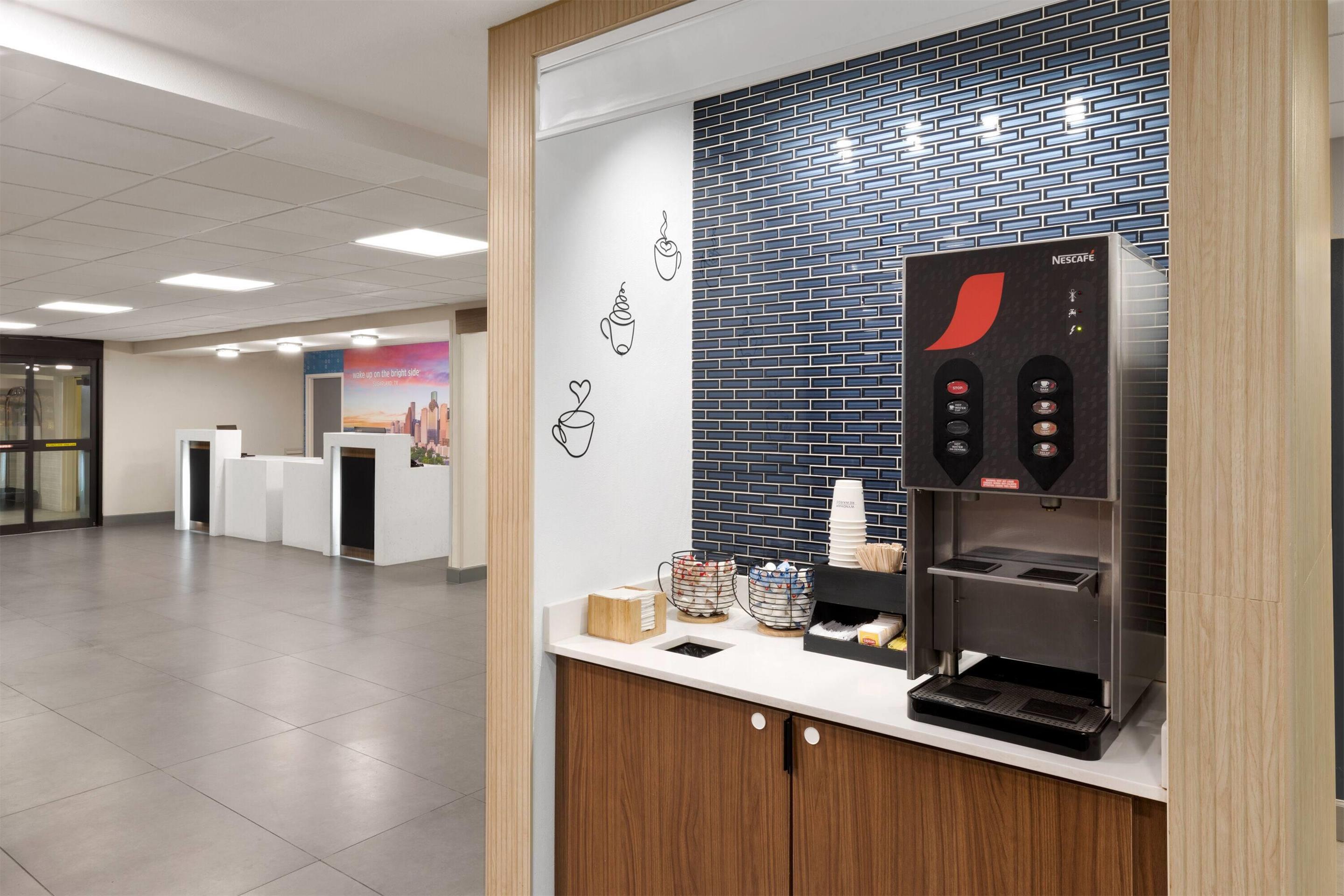Property amenity | La Quinta Inn & Suites by Wyndham Houston Stafford Sugarland