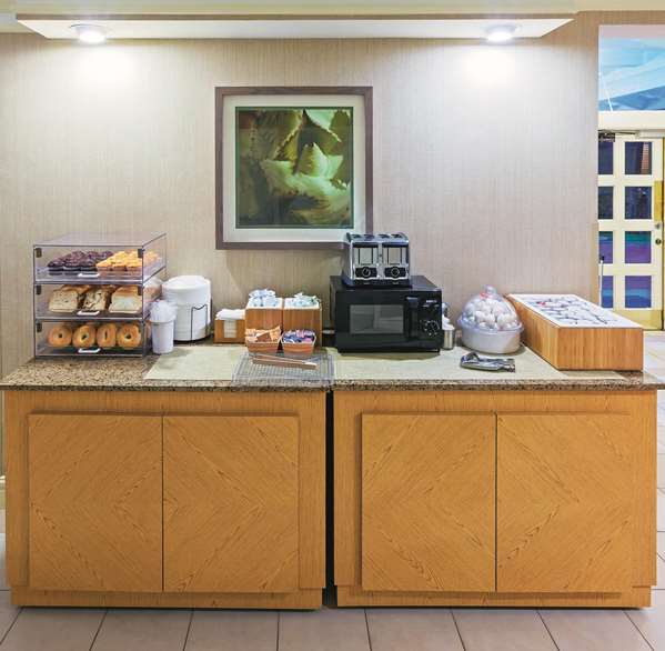  - La Quinta Inn North Corpus Christi