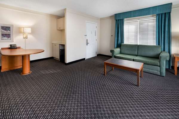 Suite - La Quinta Inn at Thomas Road Phoenix - I-17, Exit 201