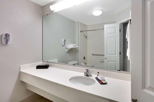  - La Quinta Inn & Suites North Park Dallas