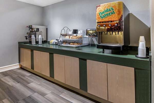  - La Quinta Inn Vance Jackson San Antonio - I-10, Exit 565B