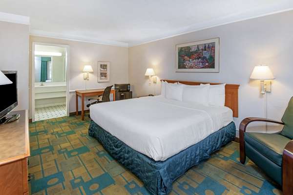  - La Quinta Inn Vance Jackson San Antonio - I-10, Exit 565B