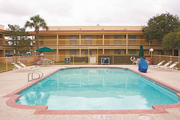 Pool - La Quinta Inn Vance Jackson San Antonio - I-10, Exit 565B