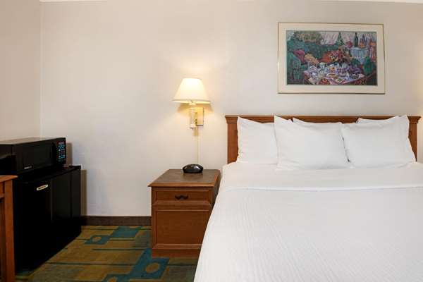  - La Quinta Inn Vance Jackson San Antonio - I-10, Exit 565B