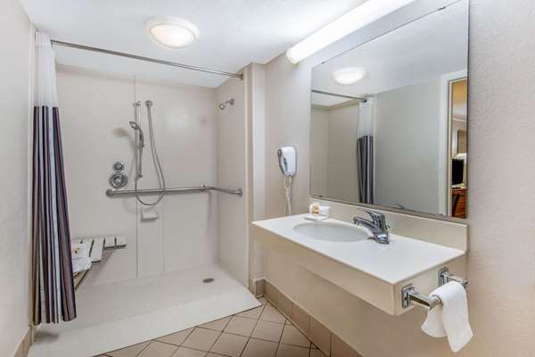  - La Quinta Inn Vance Jackson San Antonio - I-10, Exit 565B