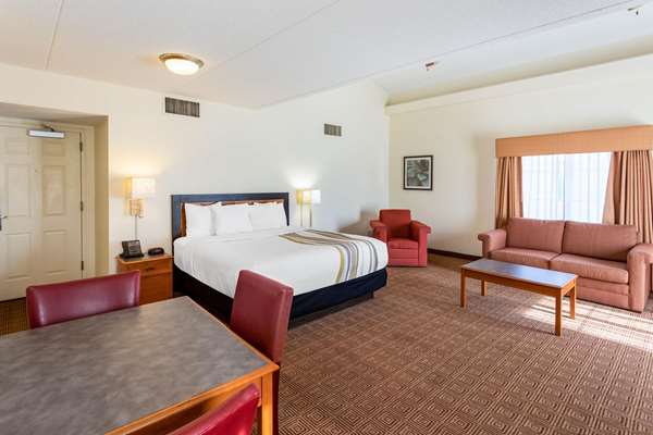 Suite - La Quinta Inn Research Park Huntsville