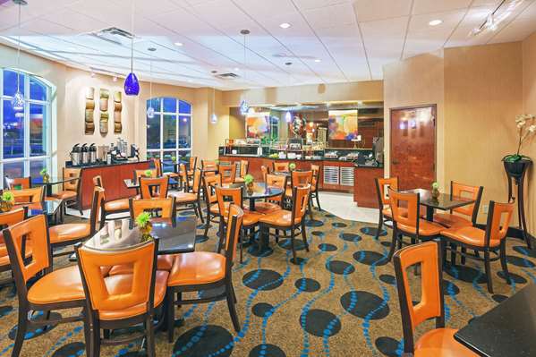  - La Quinta Inn & Suites Quail Springs Oklahoma City