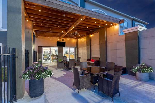 Pool - La Quinta Inn & Suites Airport Laredo