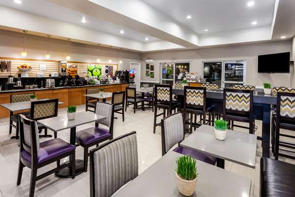  - La Quinta Inn & Suites Airport Laredo