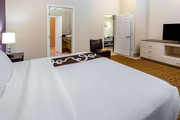 Suite - La Quinta Inn & Suites Airport Laredo