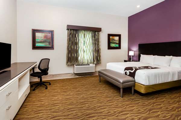 Suite - La Quinta Inn & Suites Airport Laredo