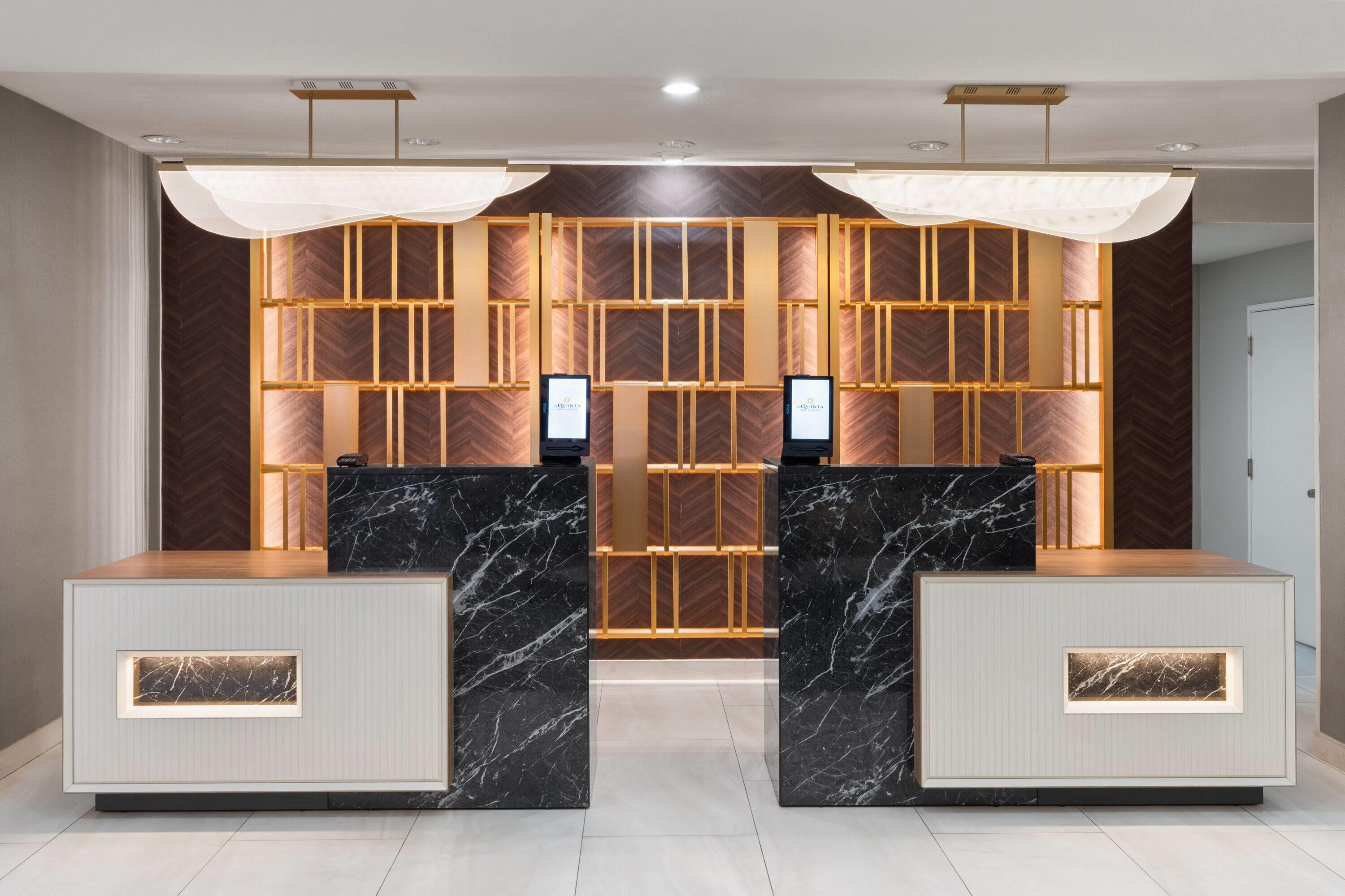 Reception | La Quinta Inn & Suites by Wyndham Laredo Airport
