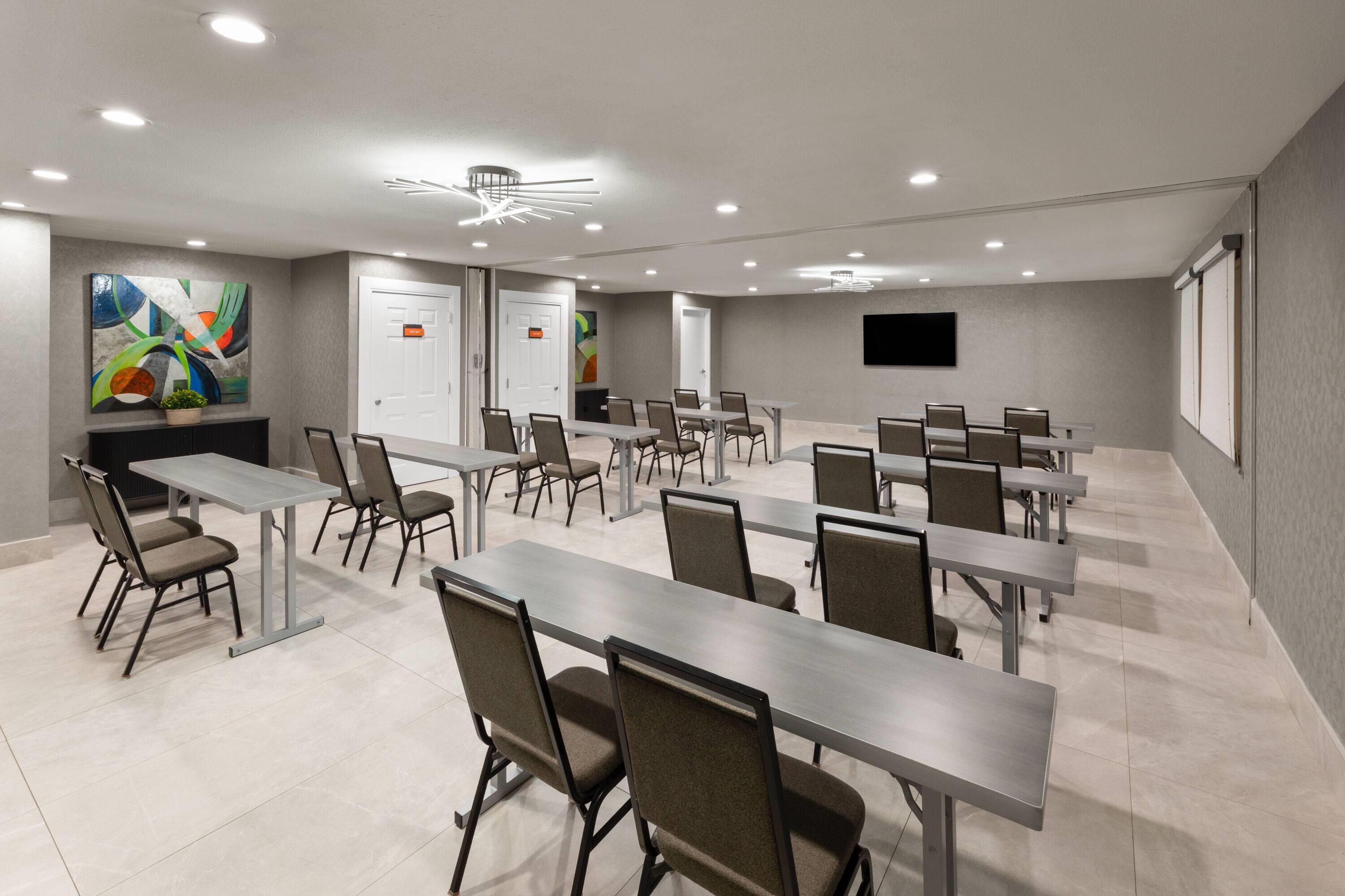 Meeting Room | La Quinta Inn & Suites by Wyndham Laredo Airport