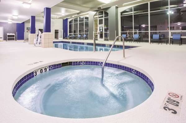 Pool - La Quinta Inn & Suites Gallup - I-40, Exit 26