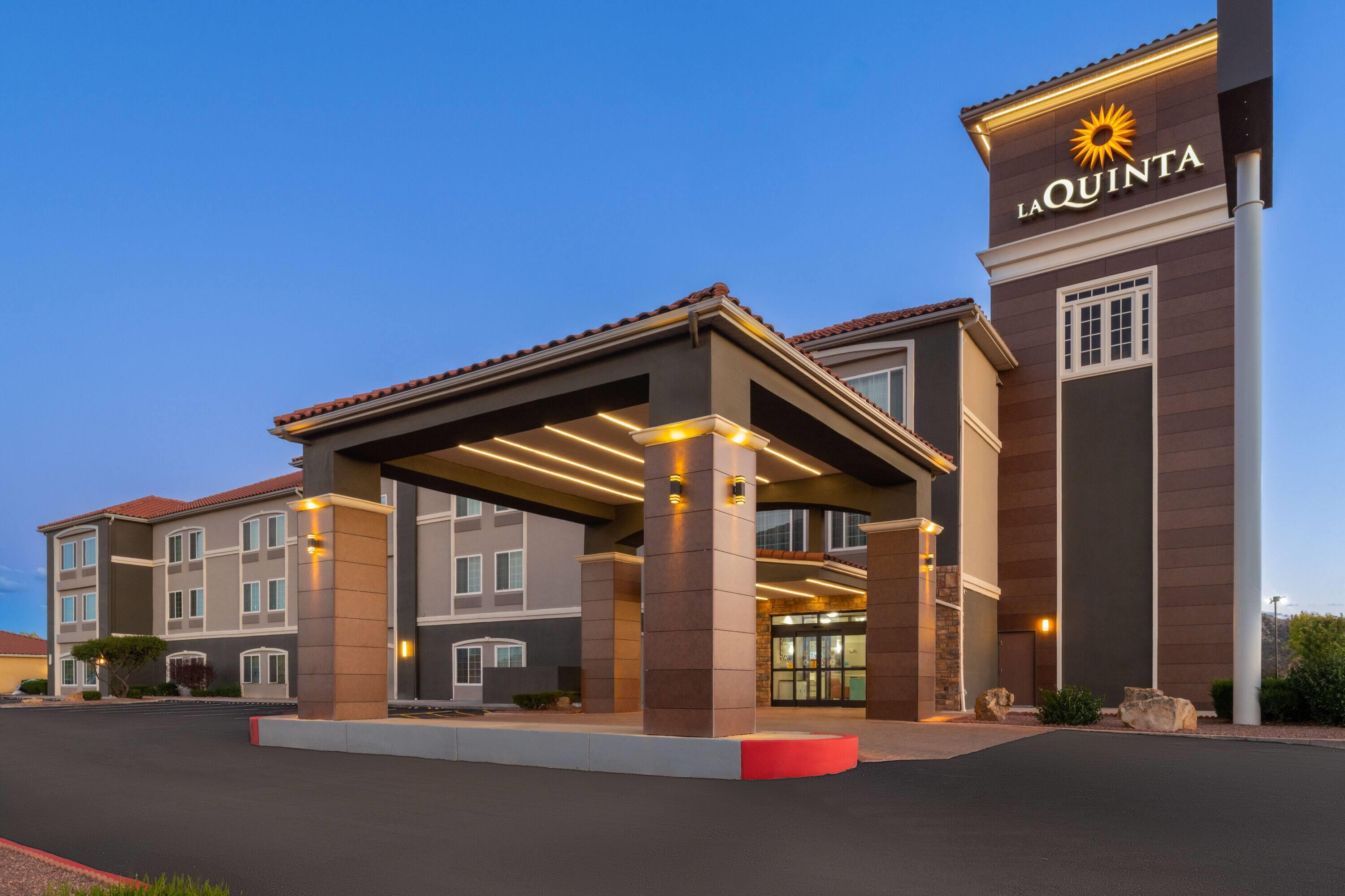 Exterior | La Quinta Inn & Suites by Wyndham Gallup
