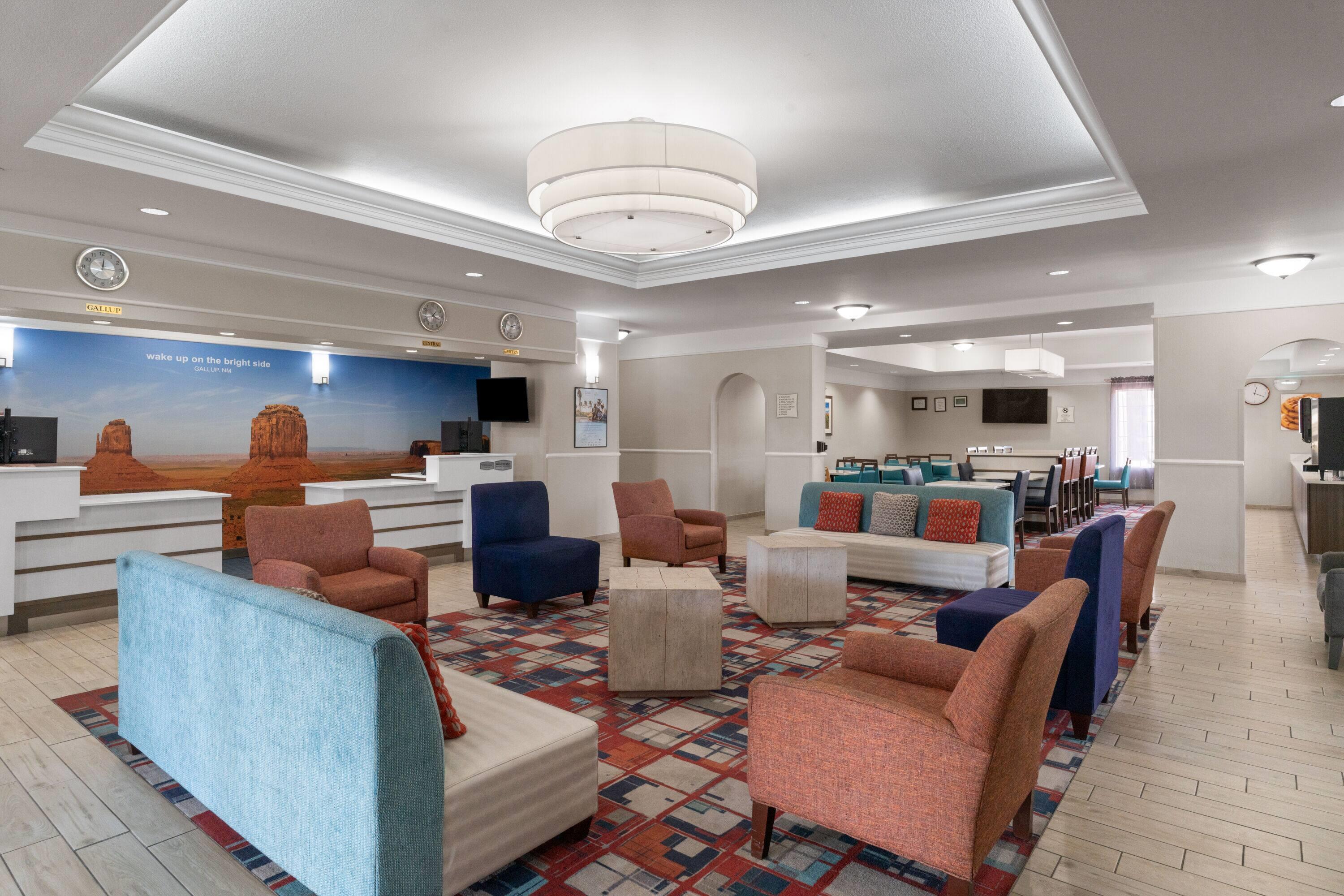 Lobby | La Quinta Inn & Suites by Wyndham Gallup