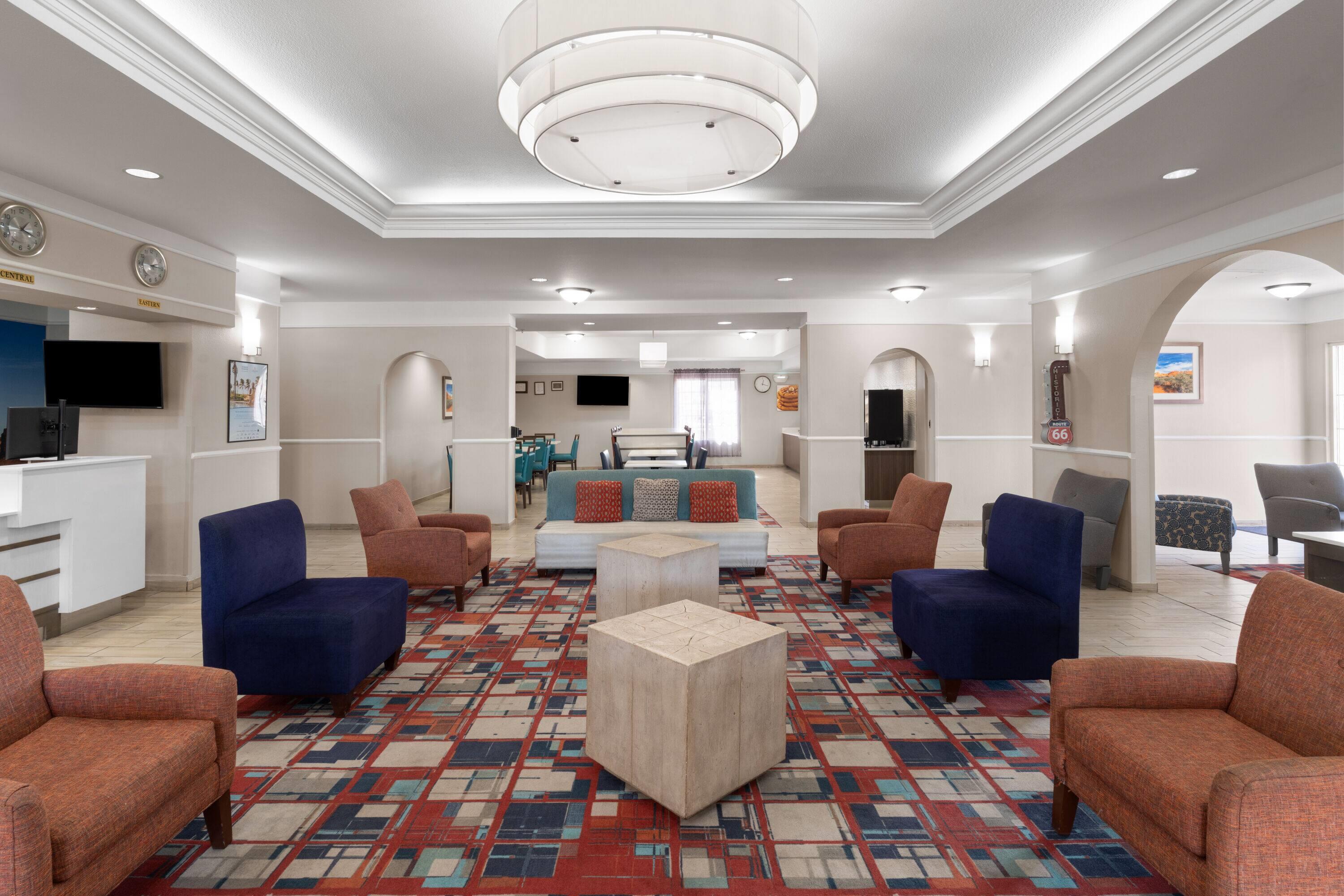 Lobby | La Quinta Inn & Suites by Wyndham Gallup