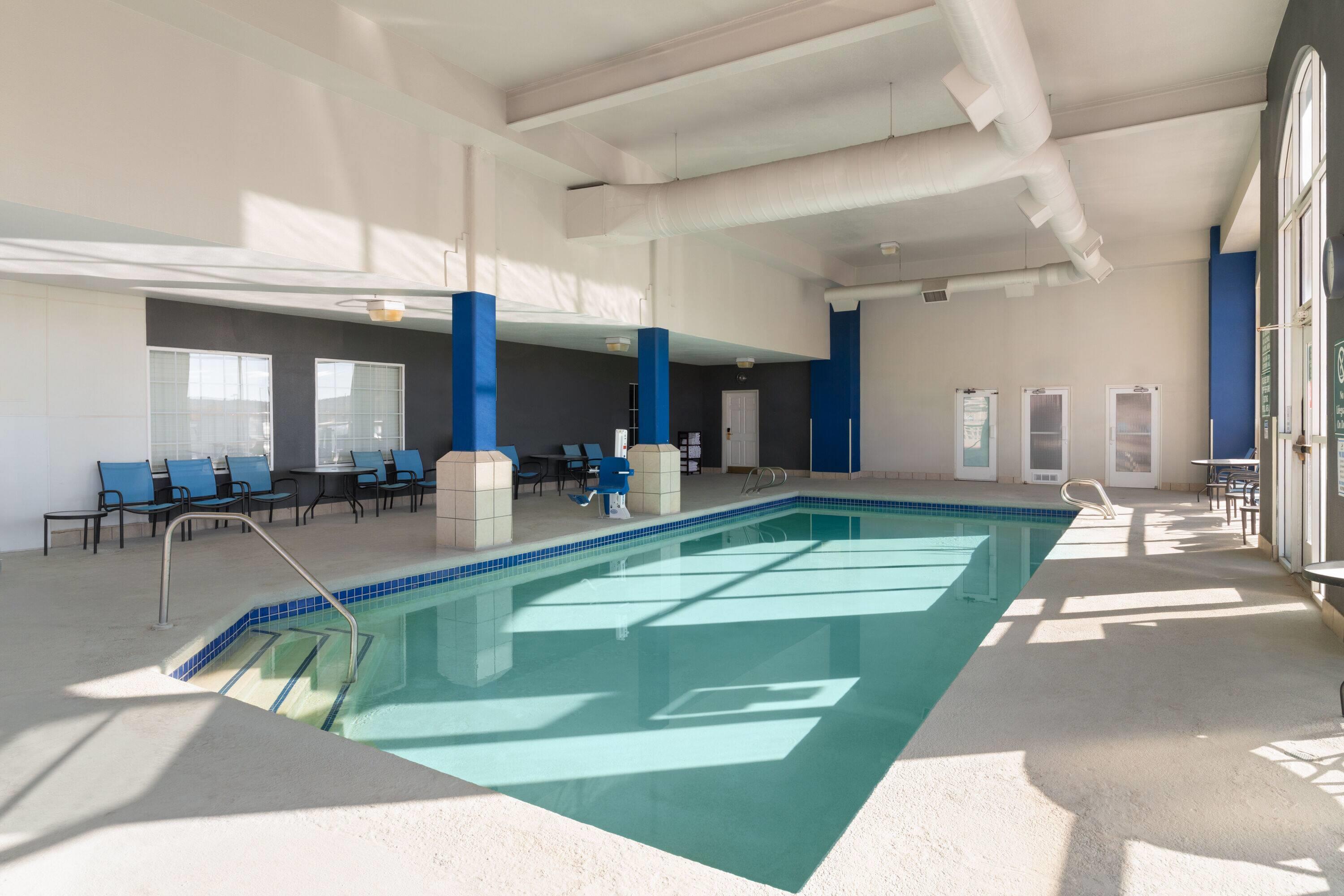 Pool - indoor | La Quinta Inn & Suites by Wyndham Gallup