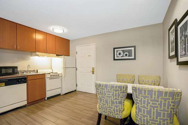 Suite - La Quinta Inn & Suites Spring - I-45, Exit 73